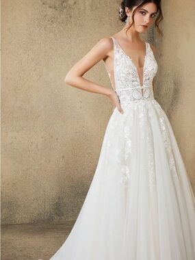 Mori Lee Ivory Bridal Gown Brand new